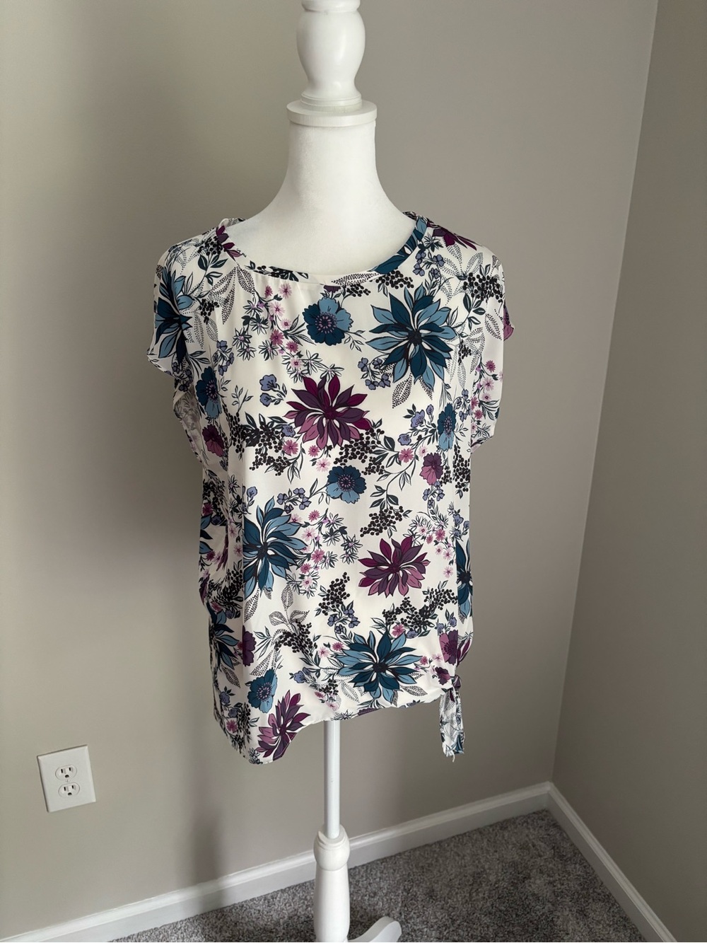 LOFT White Floral Cap-Sleeve Blouse with Teal & Plum Accents